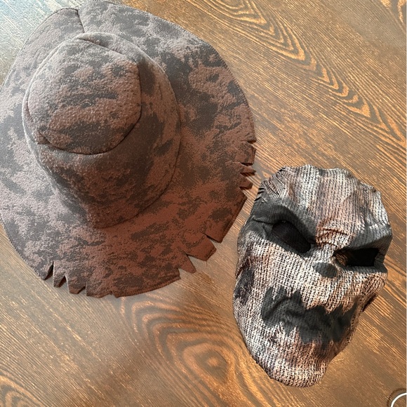 Scary Brown Scarecrow Costume with Hat, sickle and gloves size kids  8-10 - Picture 4 of 4